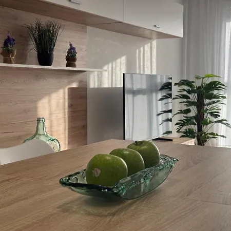 Apartamento Luminoso Con Plaza De Garaje *