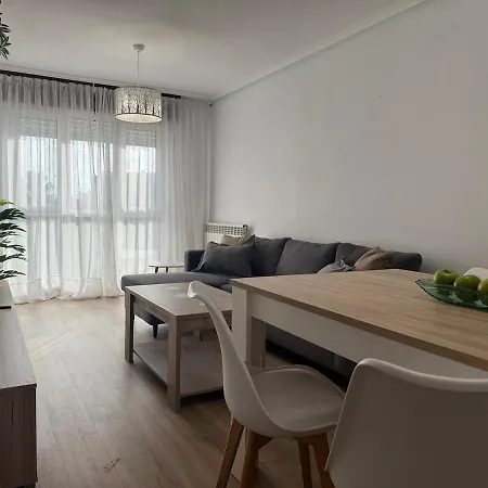 Apartamento Luminoso Con Plaza De Garaje *